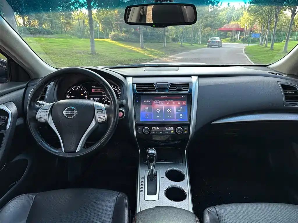 NISSAN TEANA 2018