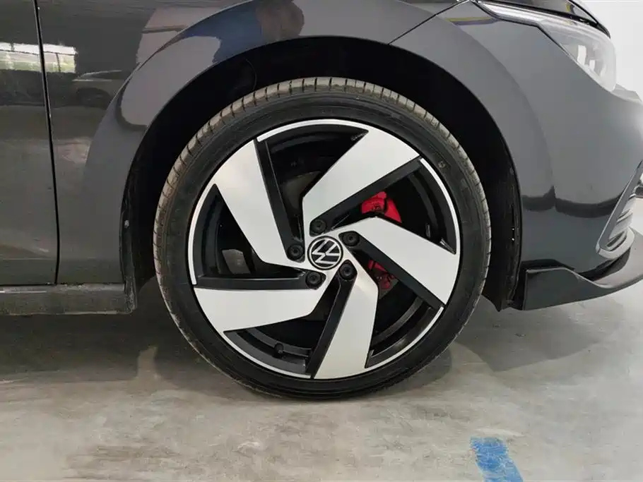 VOLKSWAGEN GOLF 2021