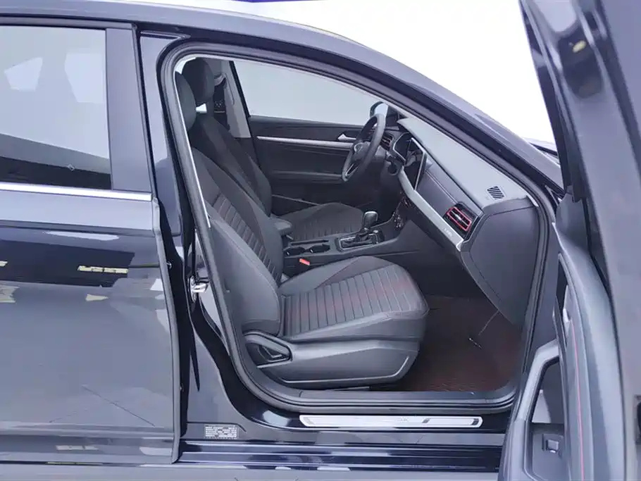 VOLKSWAGEN LAVIDA 2024