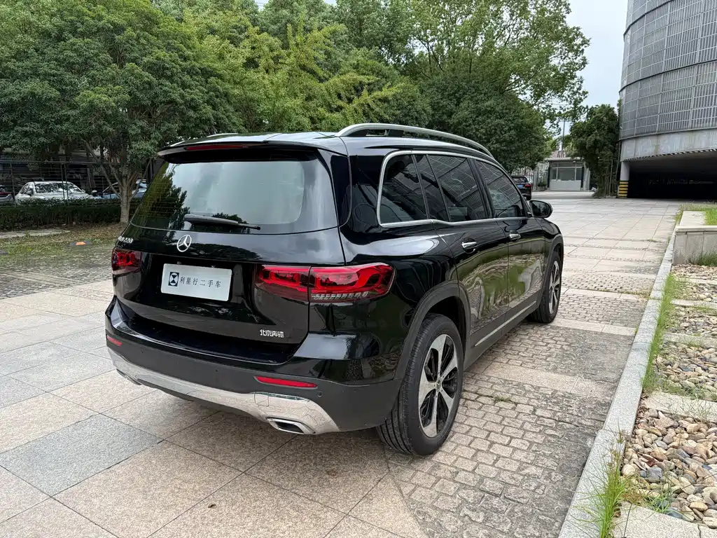 MERCEDES BENZ GLB 2023