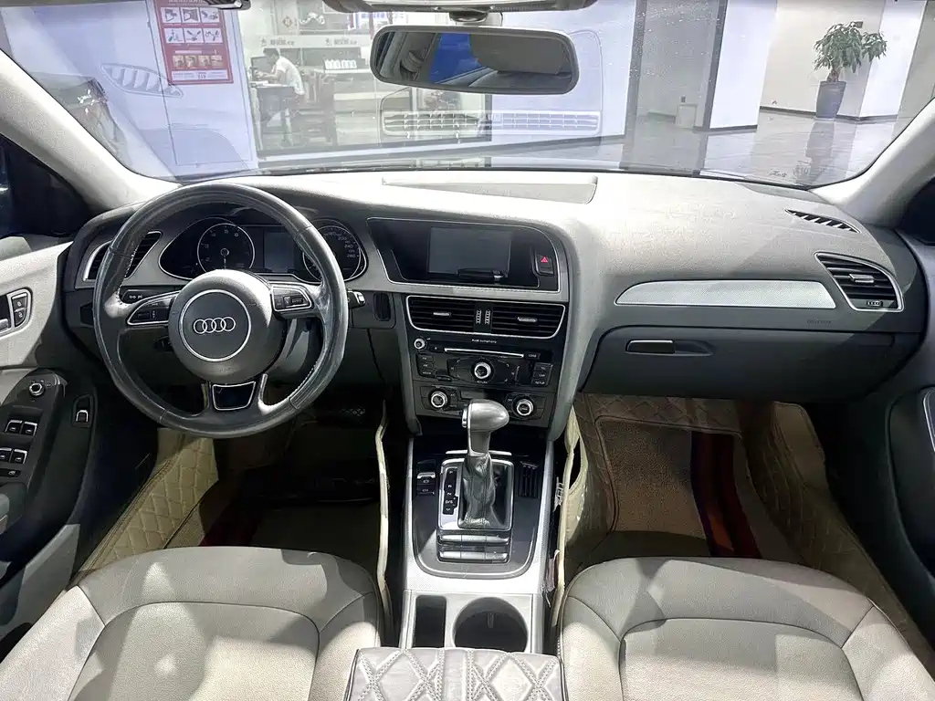 AUDI A4L 2015