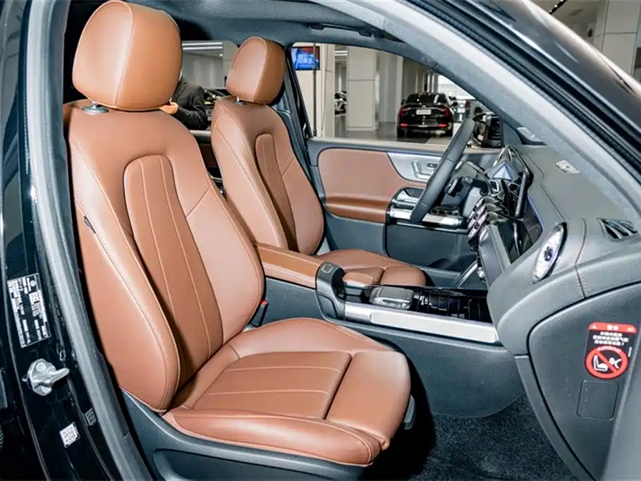 MERCEDES BENZ GLB 2023