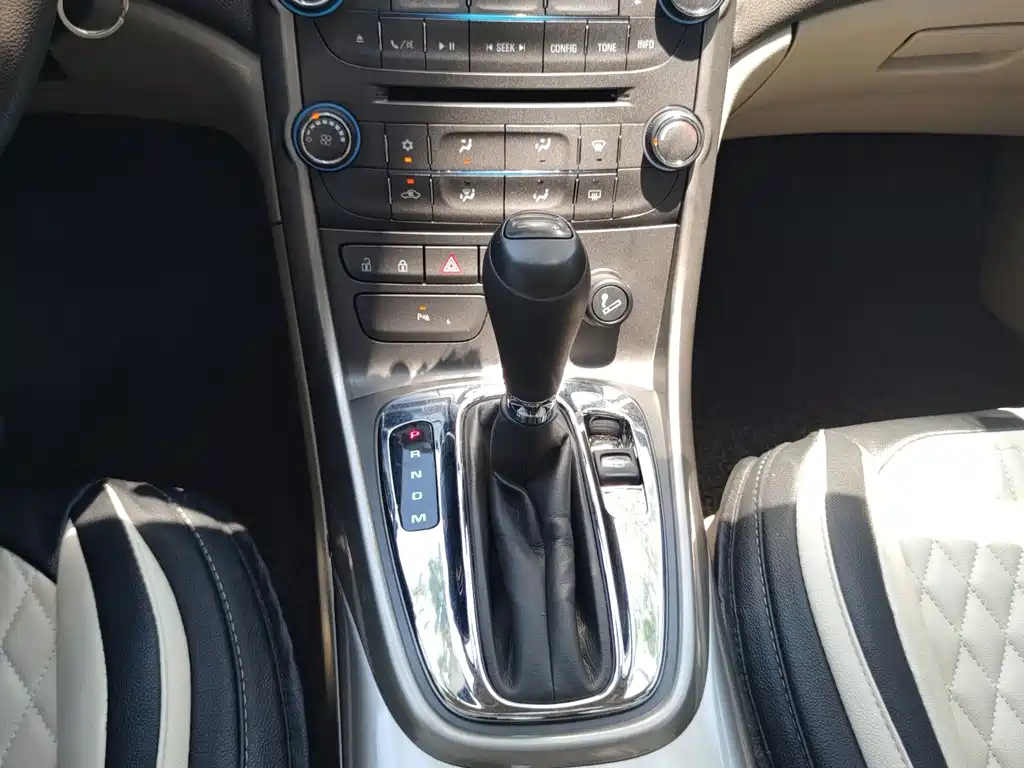 CHEVROLET MALIBU 2015