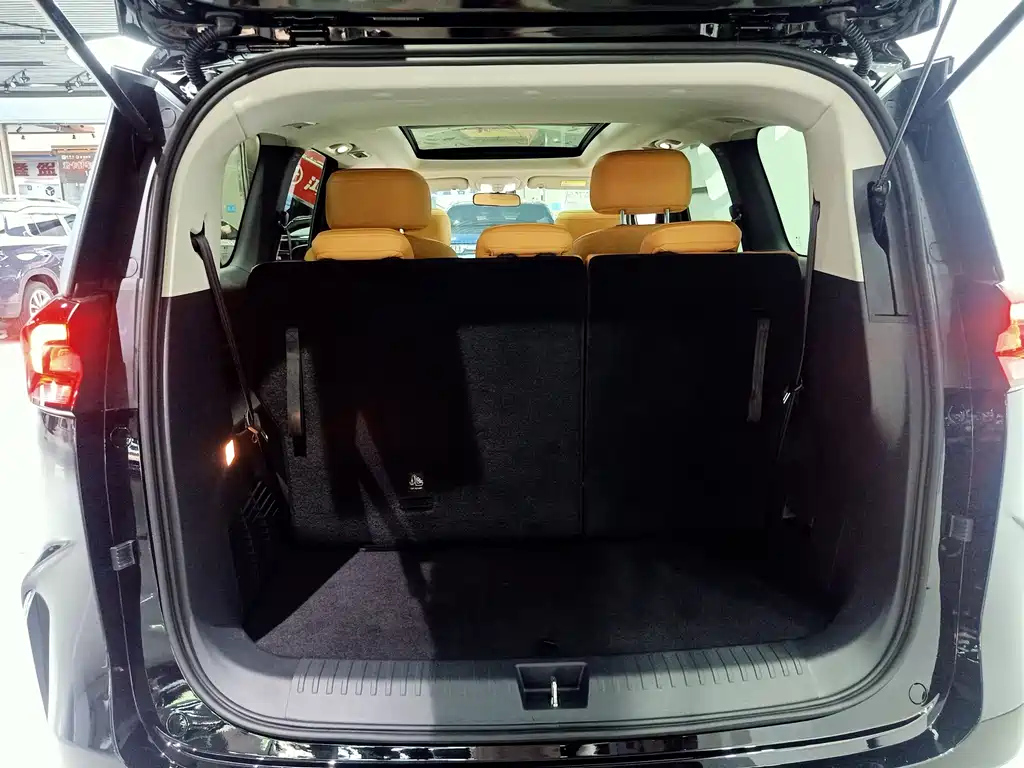 SAIC MAXUS G50 PLUG IN HYBRID 2025