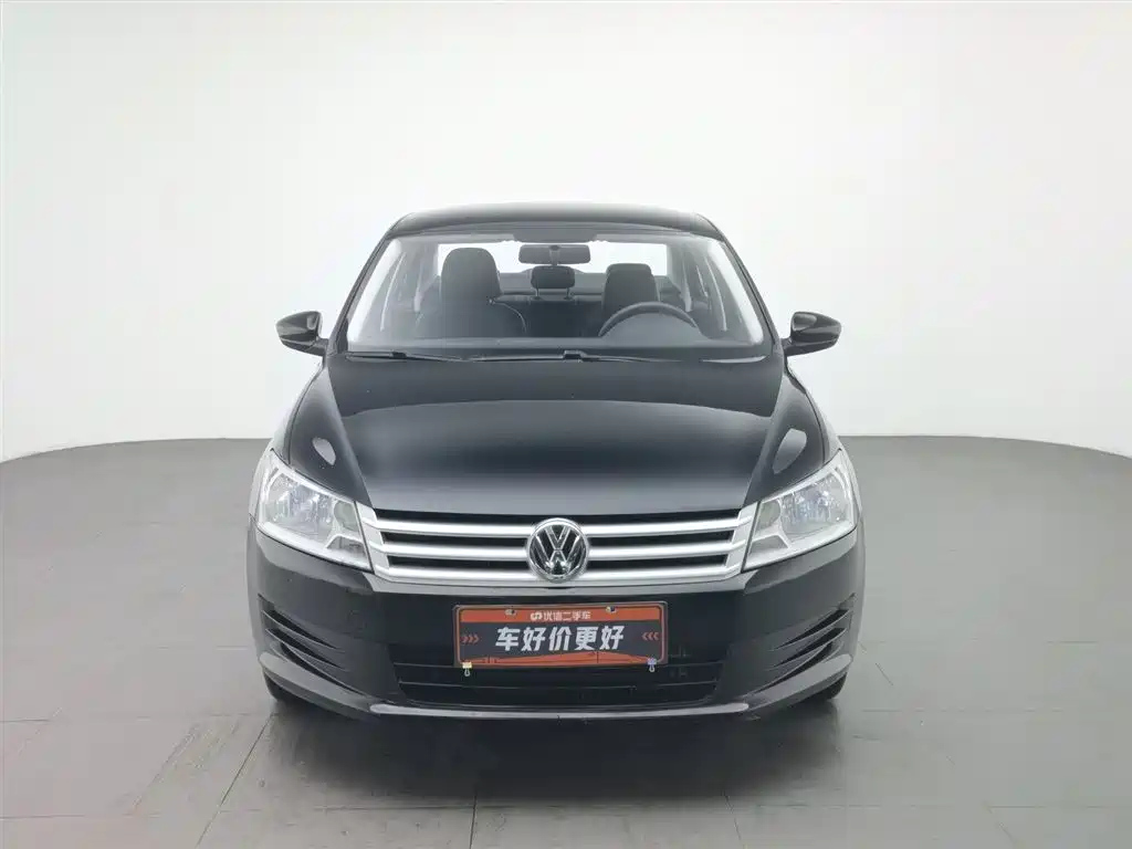 VOLKSWAGEN SANTANA 2017