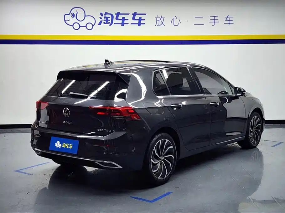 VOLKSWAGEN GOLF 2021