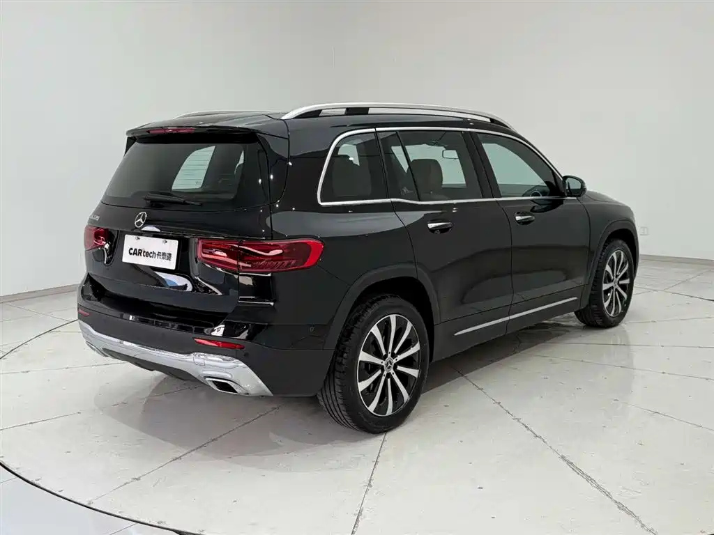 MERCEDES BENZ GLB 2025