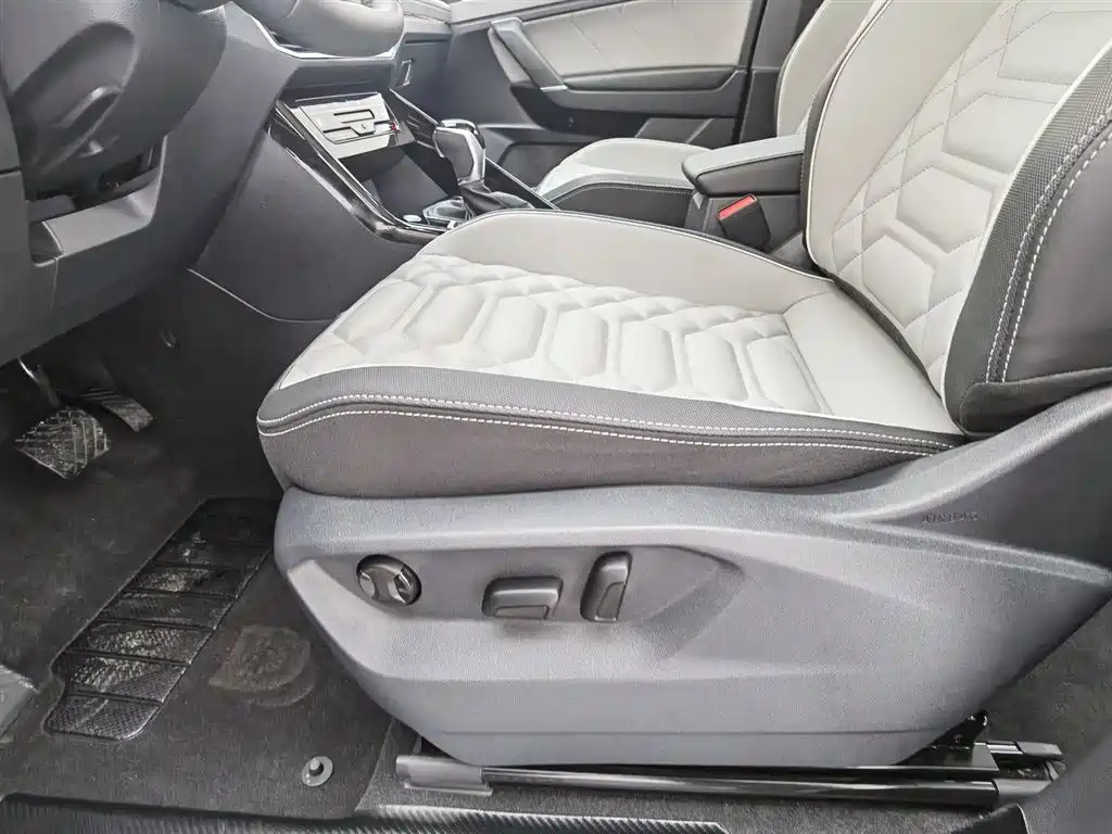 VOLKSWAGEN TAYRON 2024