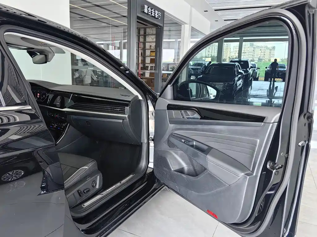 VOLKSWAGEN PASSAT 2024