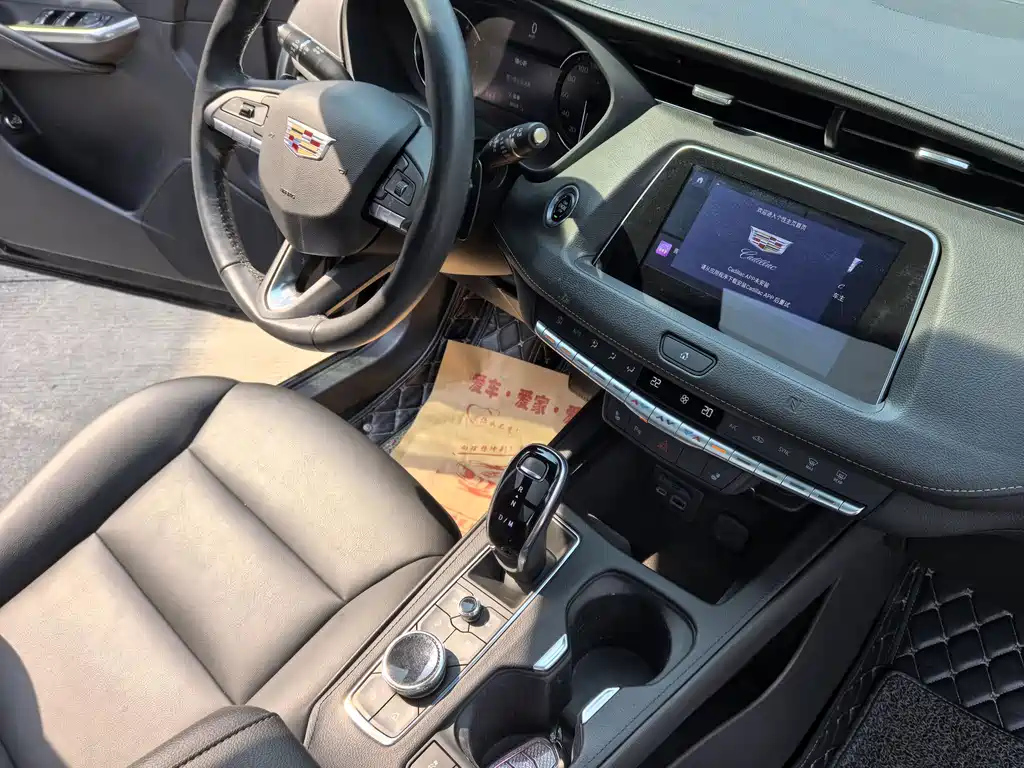 CADILLAC XT4 2021
