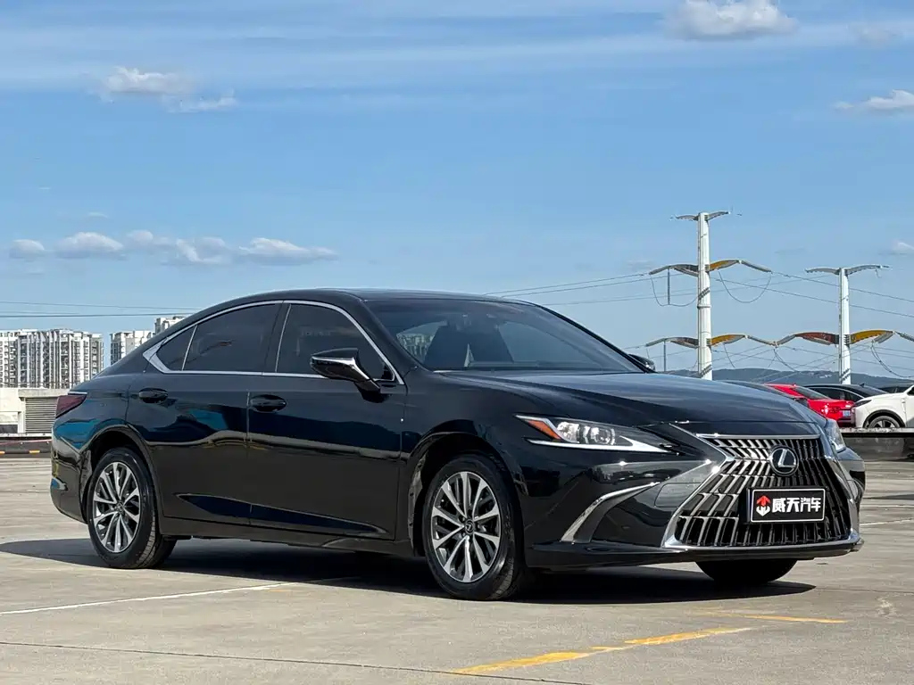 LEXUS ES 2023