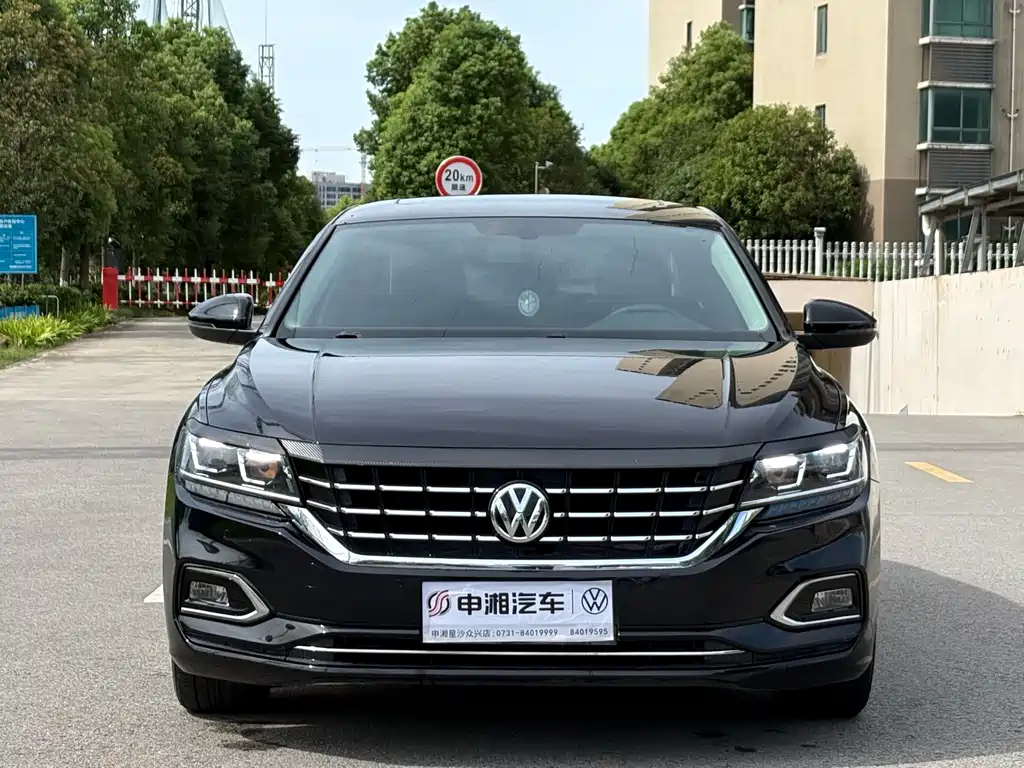 VOLKSWAGEN PASSAT 2019