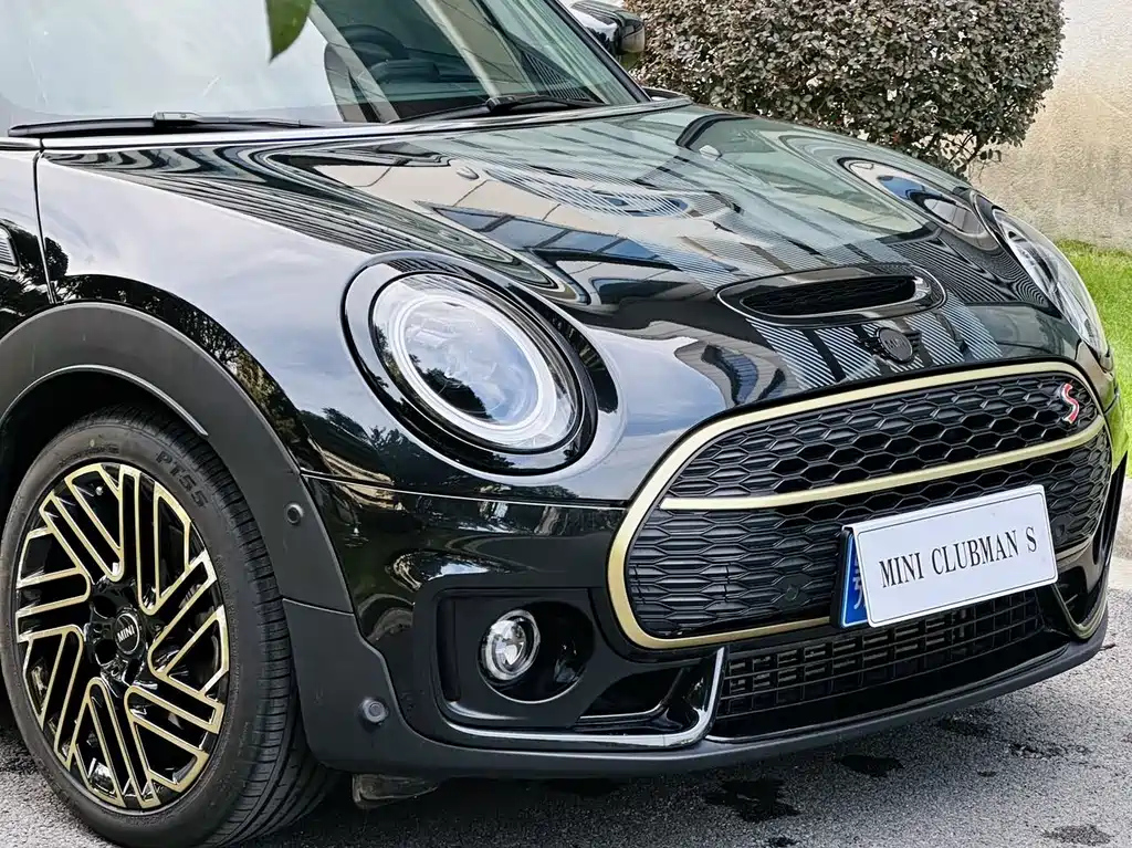 MINI CLUBMAN 2024