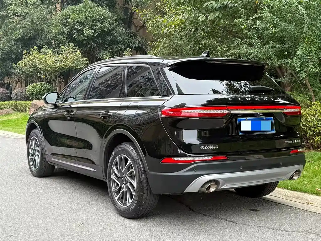 LINCOLN ADVENTURER 2021