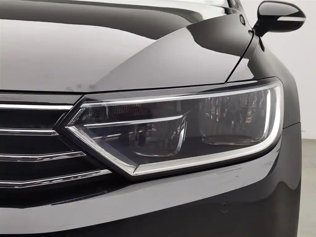 VOLKSWAGEN MAGOTAN 2018