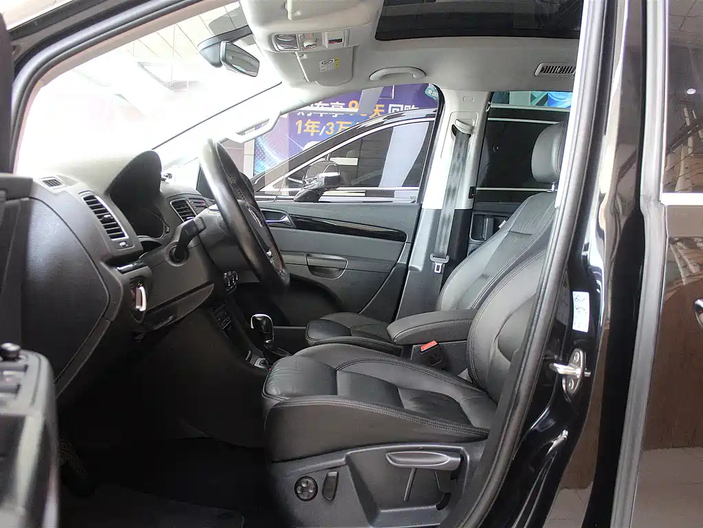 VOLKSWAGEN SHARAN 2016