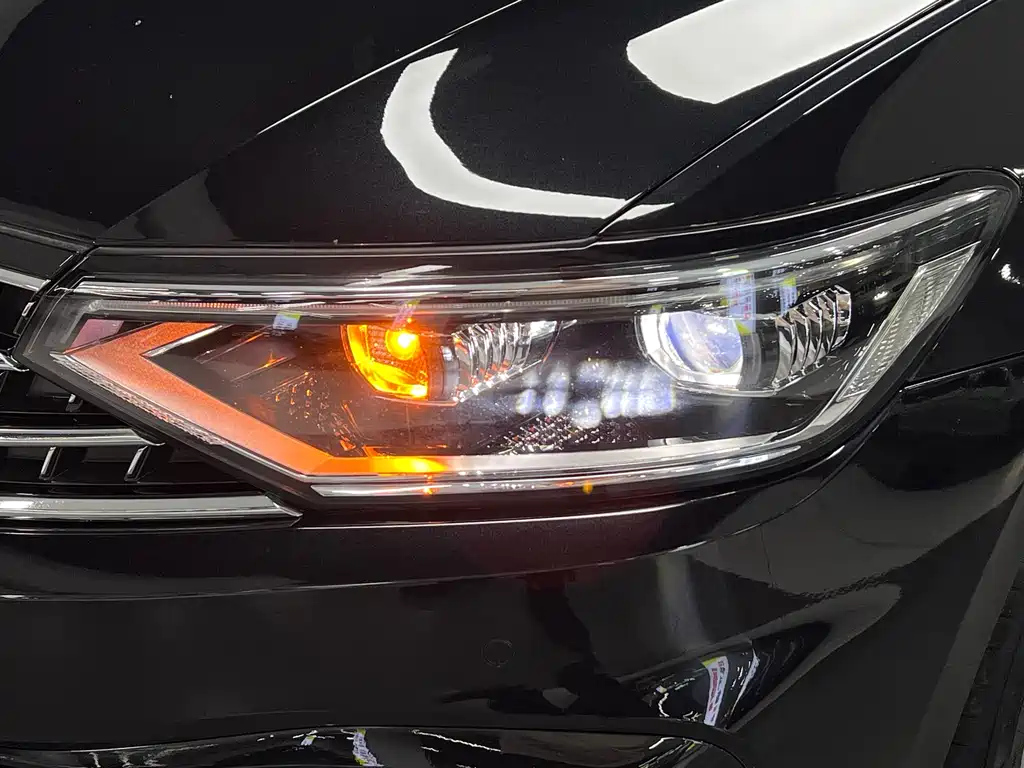 VOLKSWAGEN MAGOTAN 2023