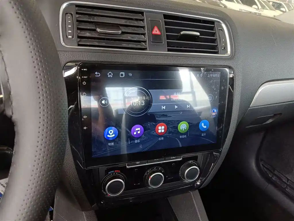 VOLKSWAGEN SAGITAR 2014