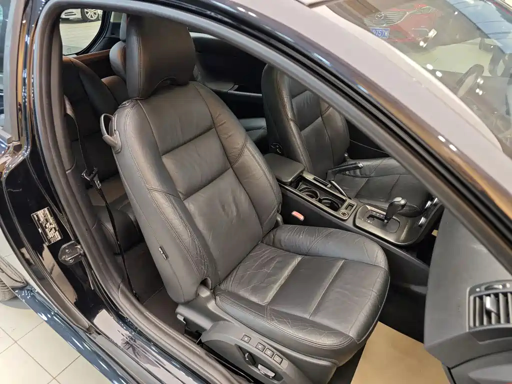 VOLVO C30 2011