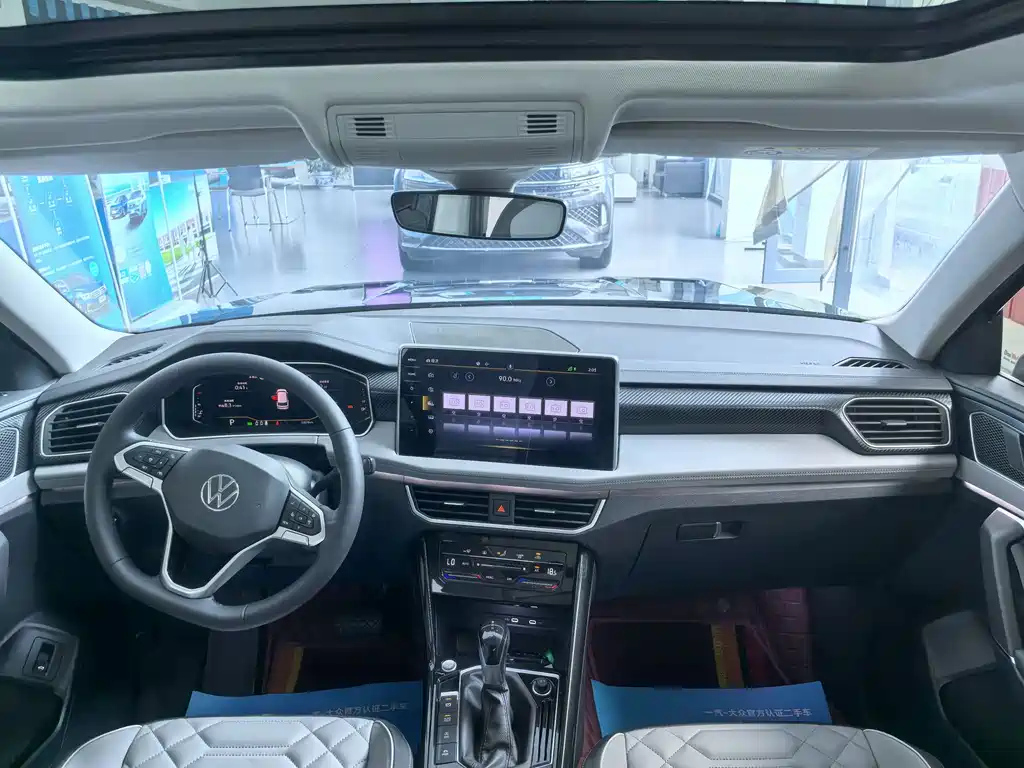 VOLKSWAGEN TAYRON 2023