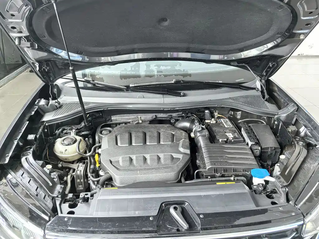 VOLKSWAGEN TAYRON 2023