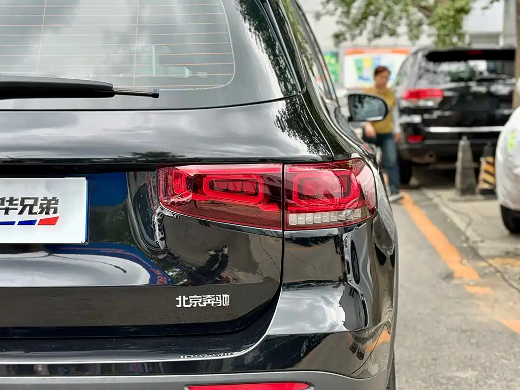 MERCEDES BENZ GLB 2023