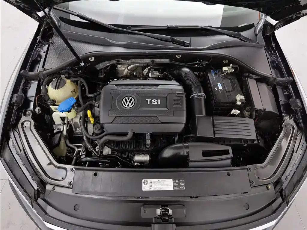 VOLKSWAGEN PASSAT 2018