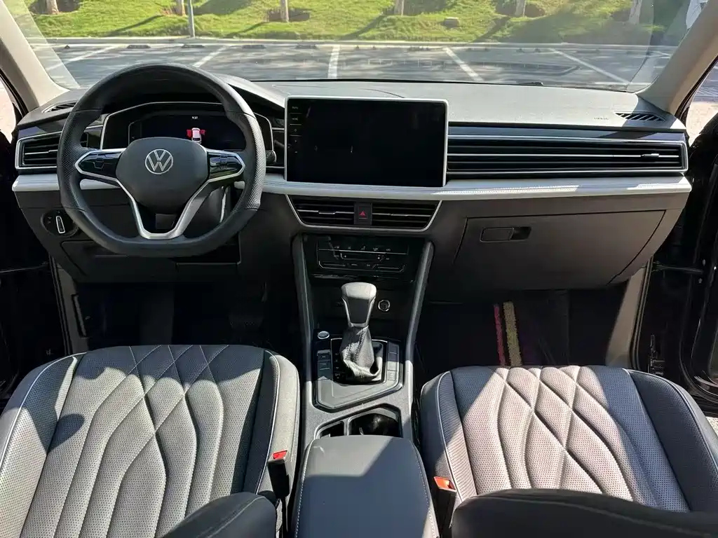 VOLKSWAGEN TIGUAN L 2022