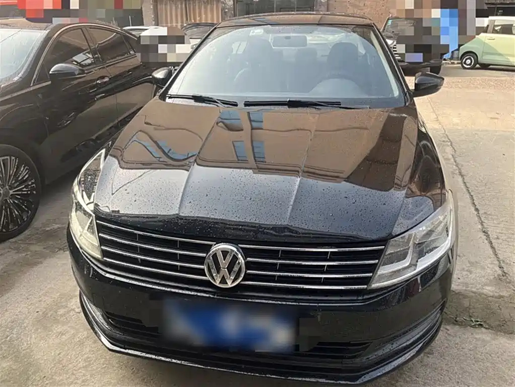 VOLKSWAGEN LAVIDA 2015
