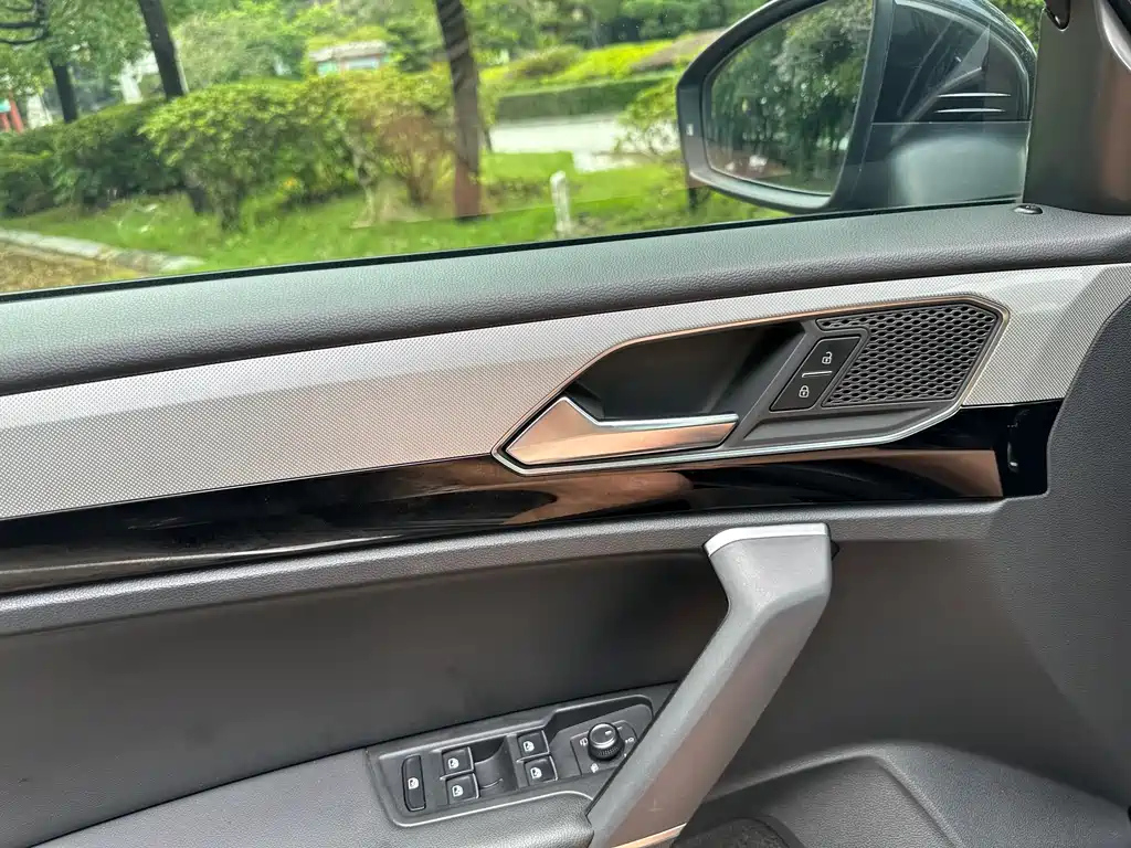 VOLKSWAGEN TAYRON 2020