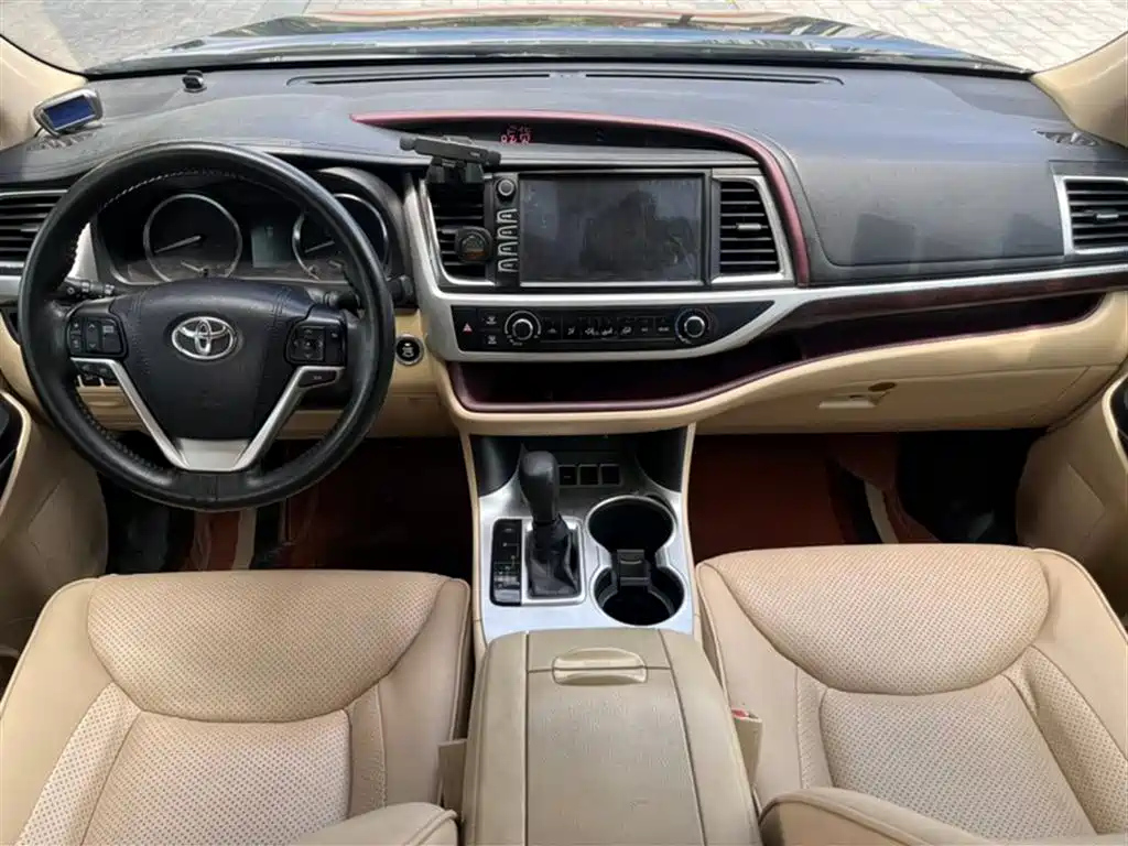 TOYOTA HIGHLANDER 2015