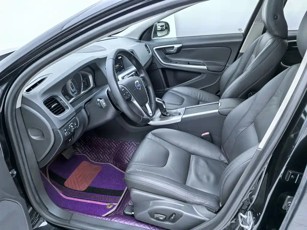 VOLVO S60 2015