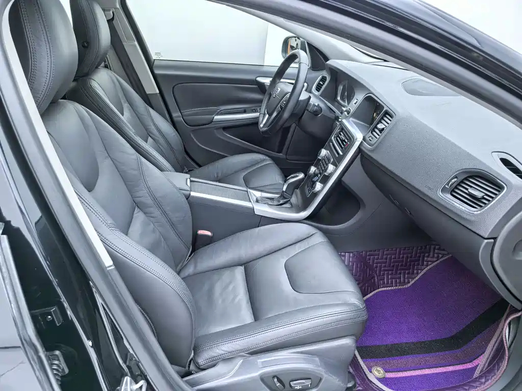 VOLVO S60 2015