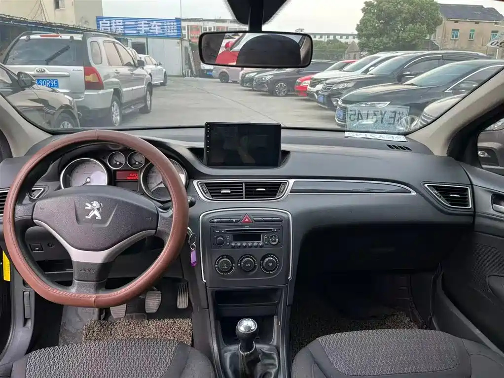 PEUGEOT 308 2012