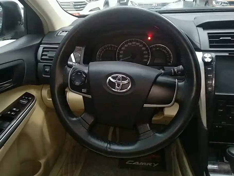 TOYOTA CAMRY 2015