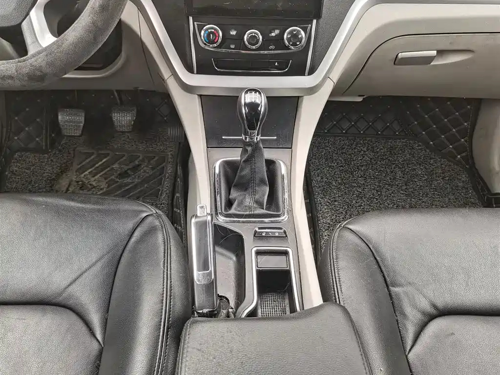 GEELY AUTO EMGRAND 2014