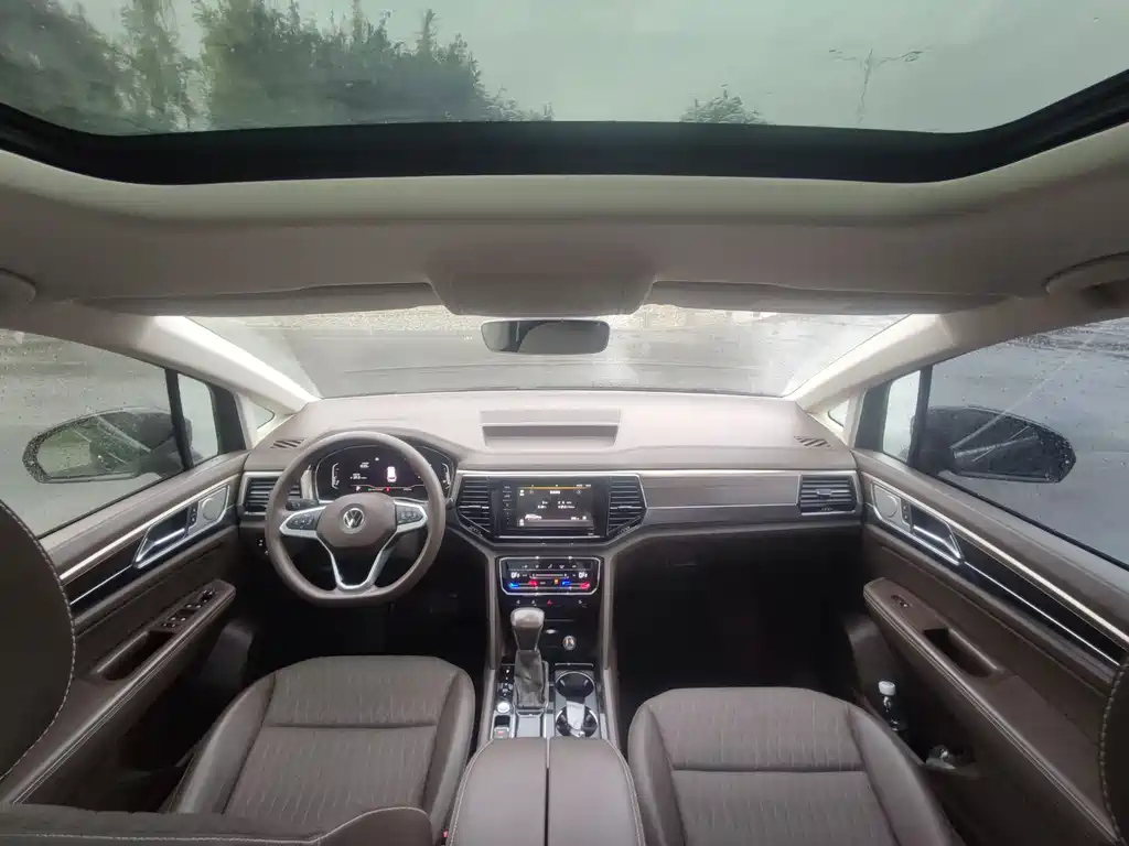 VOLKSWAGEN VILORAN 2021