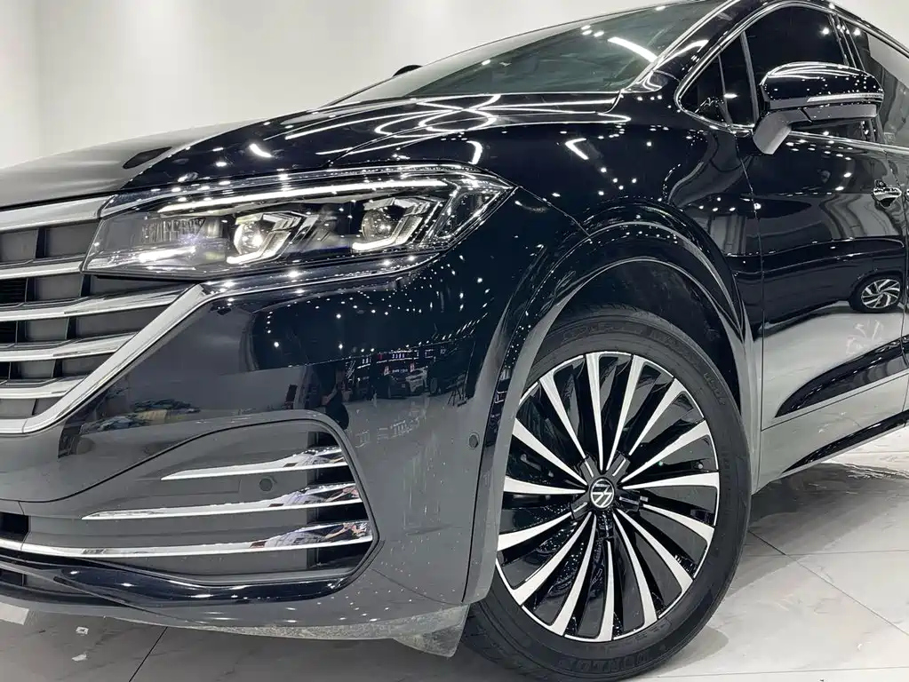 VOLKSWAGEN VILORAN 2023