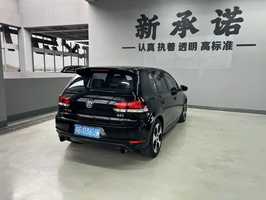 VOLKSWAGEN GOLF GTI 2012