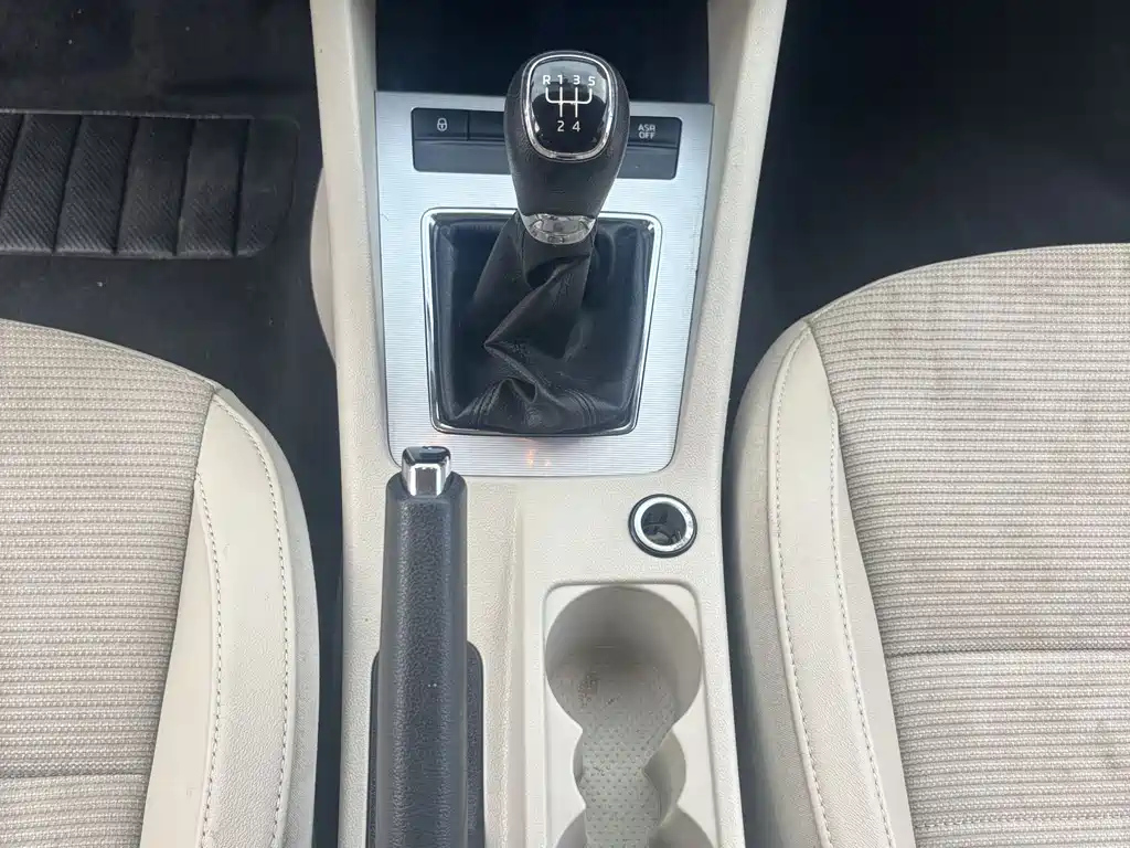 SKODA OCTAVIA 2015