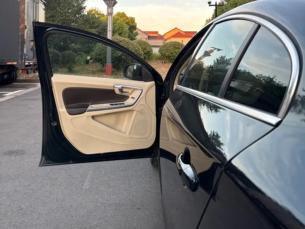 VOLVO S60 2014