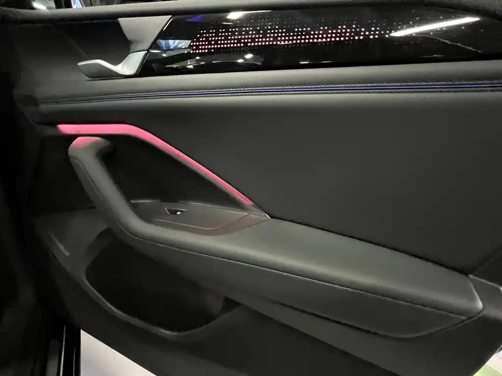 VOLKSWAGEN TIGUAN L 2025