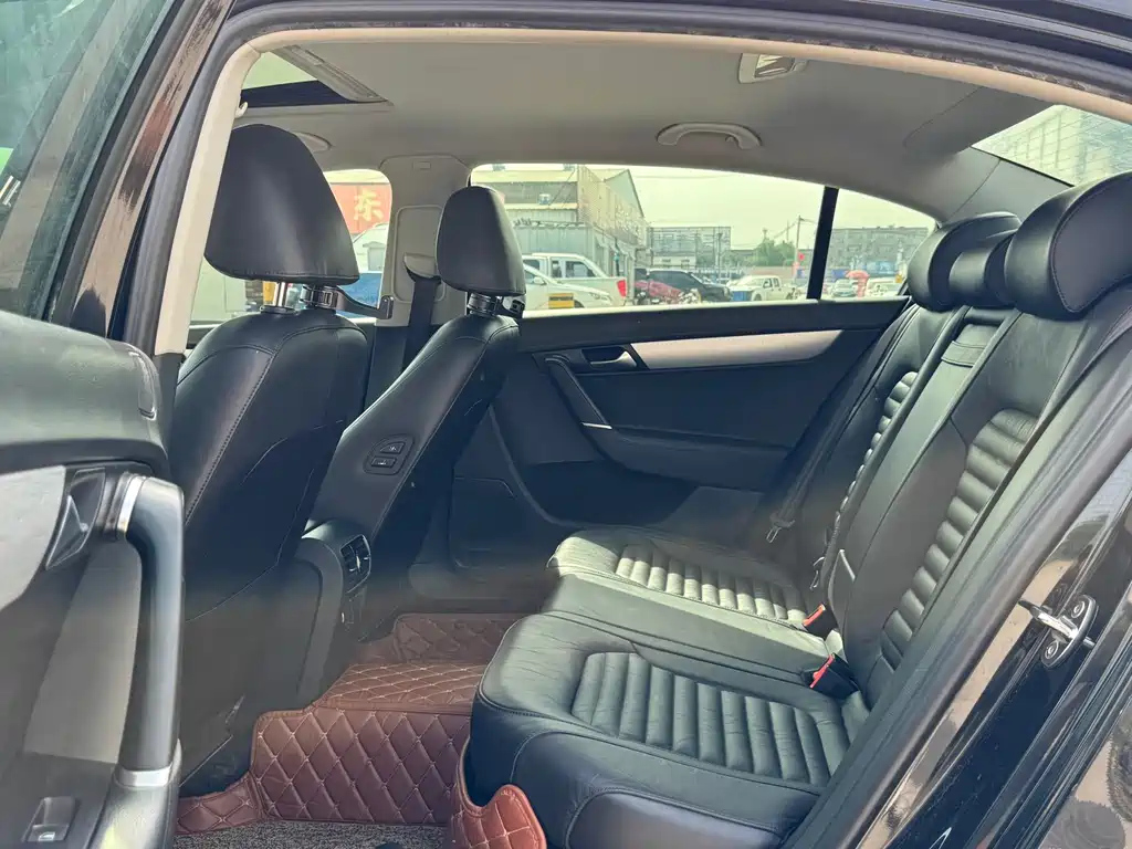 VOLKSWAGEN MAGOTAN 2016