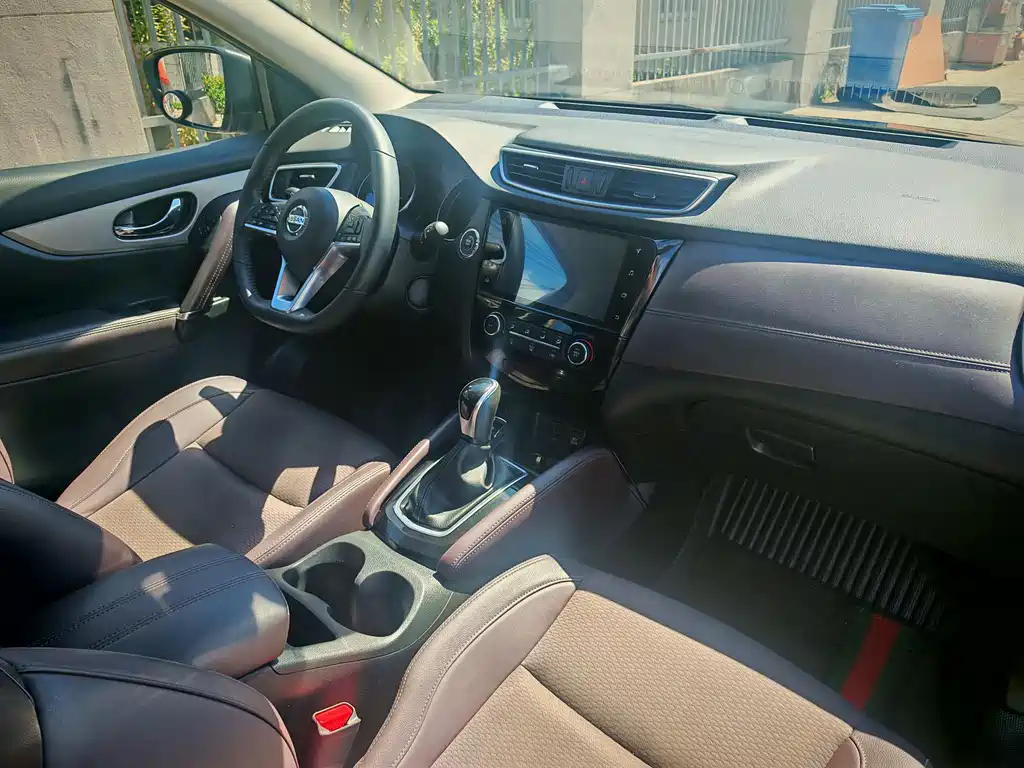 NISSAN QASHQAI 2019