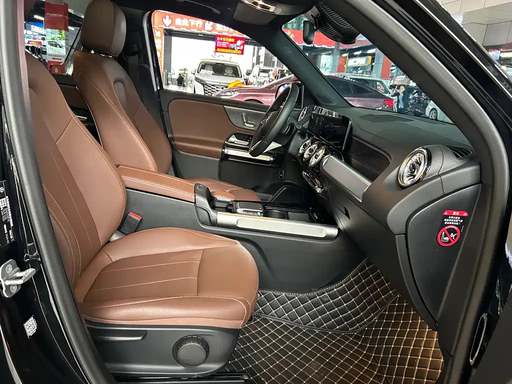 MERCEDES BENZ GLB 2024