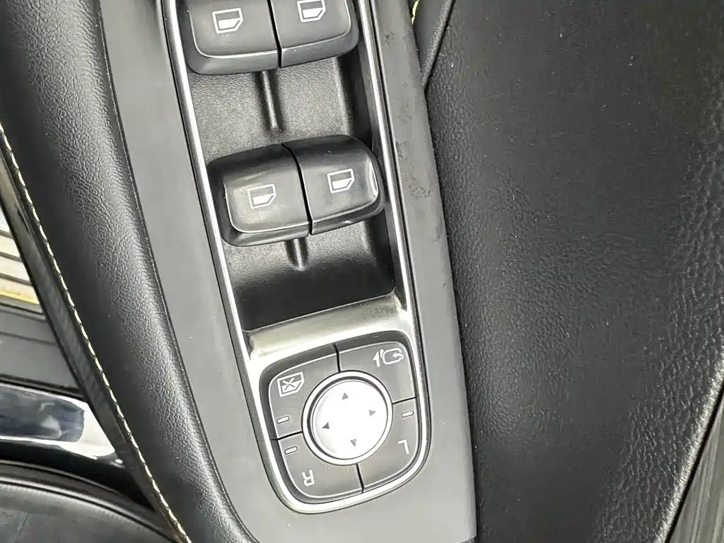 ROEWE RX5 2021