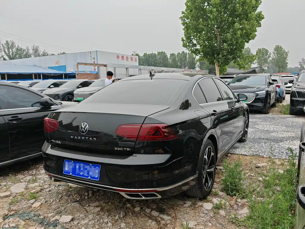 VOLKSWAGEN MAGOTAN 2023