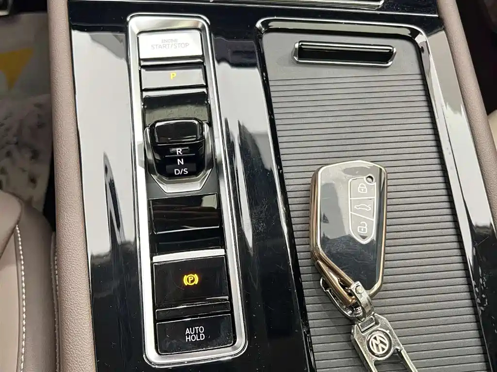VOLKSWAGEN VILORAN 2024