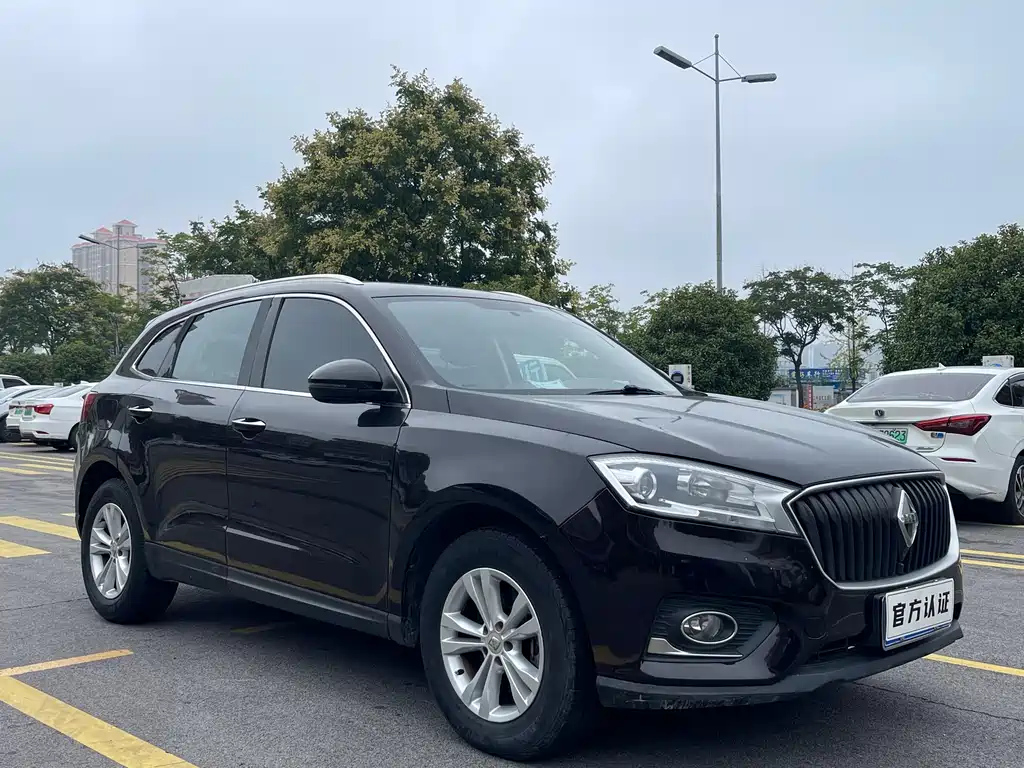 BORGWARD BX7 2017