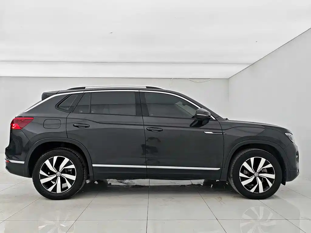 VOLKSWAGEN TAYRON 2021
